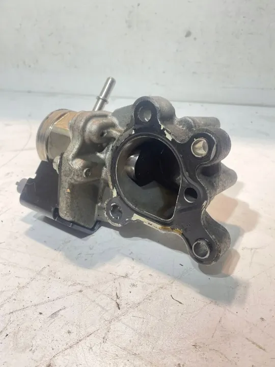 Pompe à injection Volvo S60 OEM AG9g9a413bd image 3