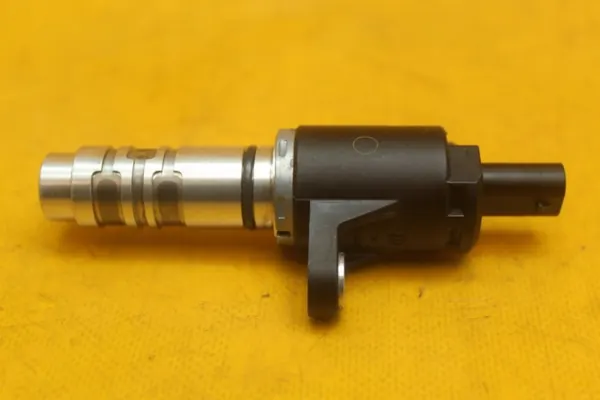 Nokkenassensor OEM 04E906455AC voor VW 1.5 TFSI image 3