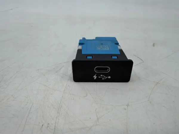Prise USB BMW OEM 529701 pour Série 3 G20 G21 image 2