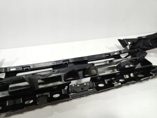 Ford Connect OEM Puskurin Kiinnitysvahvistus Etu image 10