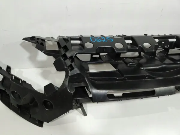 Ford Connect OEM Puskurin Kiinnitysvahvistus Etu image 4