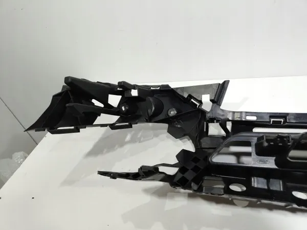 Ford Connect OEM Puskurin Kiinnitysvahvistus Etu image 8