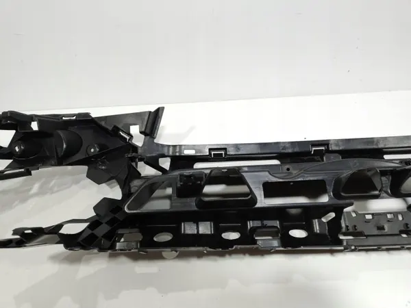 Ford Connect OEM Puskurin Kiinnitysvahvistus Etu image 9