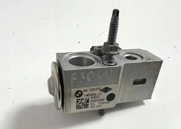 Válvula de expansão A/C BMW OEM 9394286 - Usado image 7