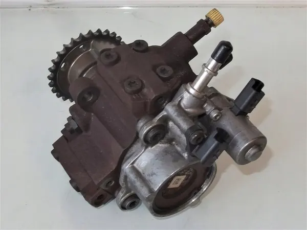 Bomba de inyector 3.2 TDCi Ford Ranger TKE 2018 OEM FB3Q-9B395-AD image 2