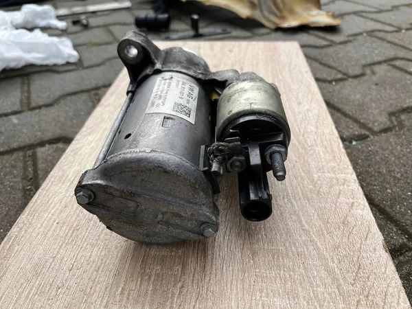 AUDI A4 B9 2.0 TDI Motor de arranque 04L911021B image 3