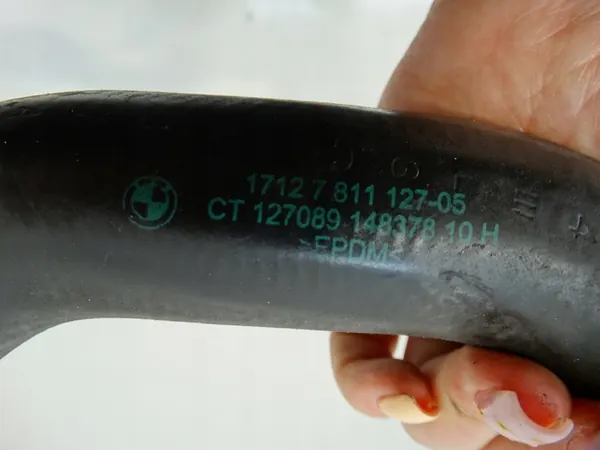 Manguera superior del radiador BMW F30 F31 image 10