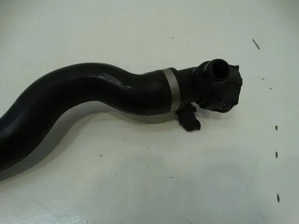 Manguera superior del radiador BMW F30 F31 image 3