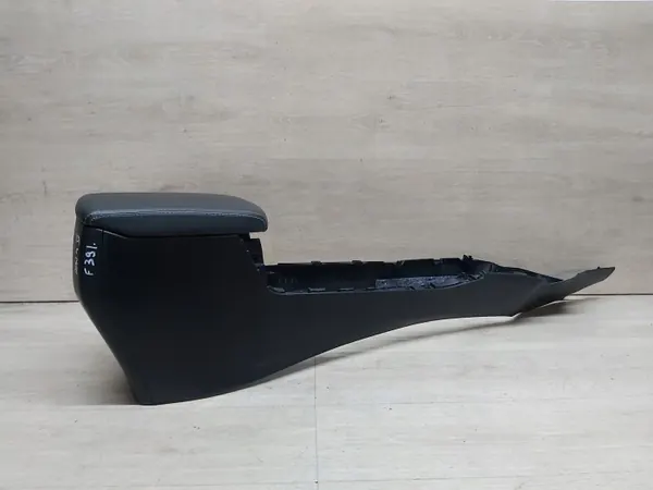 RAV4 IV PODŁOKIETNIK SKÓRA - Toyota OEM Armsteun image 2