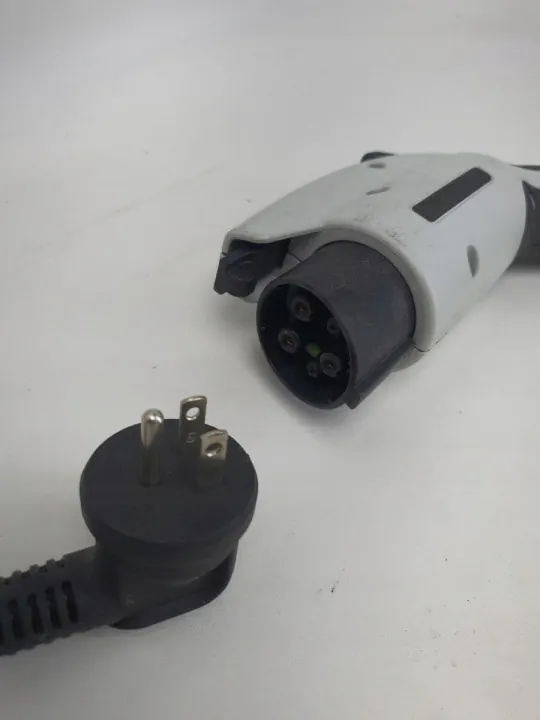 Cargador OEM 35025812 BMW i3 Type1 10A 1.2kW image 3