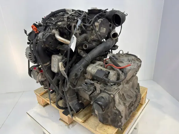 Motor 1.6 TDI 105CV OEM para VW Golf VI image 9
