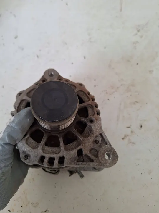 Vaihtovirtageneraattori Hyundai Kia 2.0 2.2 CRDI OE 37300-2F300 image 2
