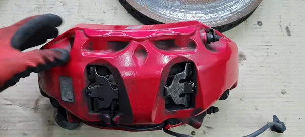 SQ5 Q5 80A Pinça de Freio Dianteira 3.0 TFSI image 10