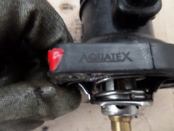 Carcasa de termostato Opel Corsa D Astra J A14XER image 2