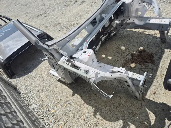 OEM 436332 Oikea pilarikansi Ford Kuga mk3:lle image 3