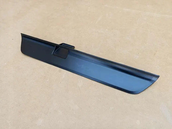 TESLA MODEL 3 LIFT HIGHLAND 23- Right Front Sill Cover 1763670-00 image 4