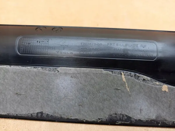 TESLA MODEL 3 LIFT HIGHLAND 23- Right Front Sill Cover 1763670-00 image 9
