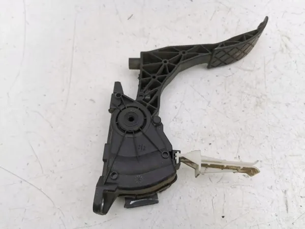 Accelerator Pedal Volkswagen Golf IV 2000 image 5