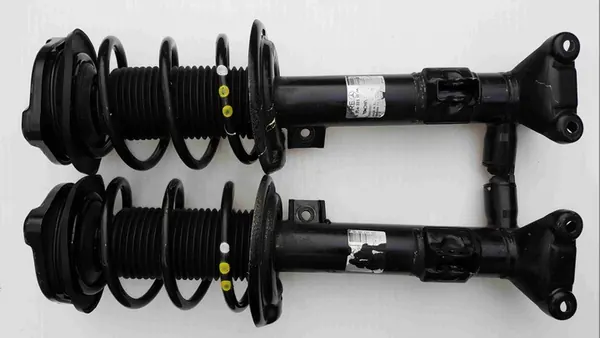 MERCEDES W204 W207 Stötdämpare A2073231100 A2073231200 image 2