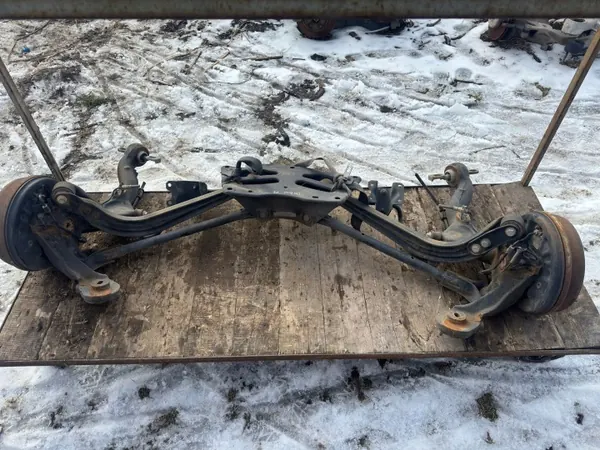 Poutre d'essieu arrière OEM 17R pour Fiat Doblo II, Opel Combo II image 2