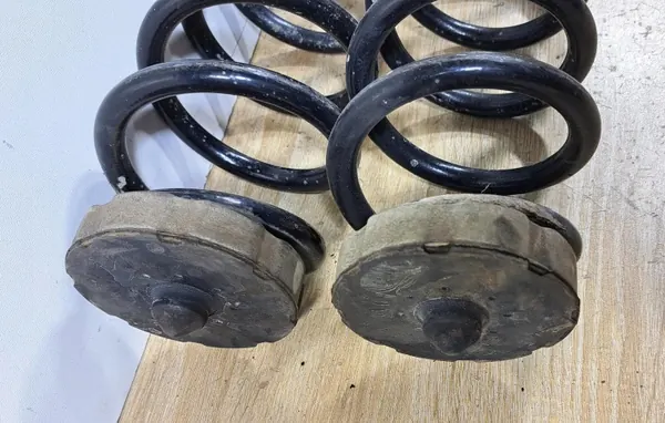 AUDI A4 B8 Bakfjädring Par OEM - Begagnat Skick image 3