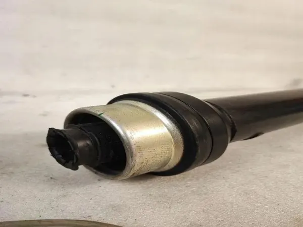 Begagnad Porsche Drivaxel OEM 95B521101AA image 6