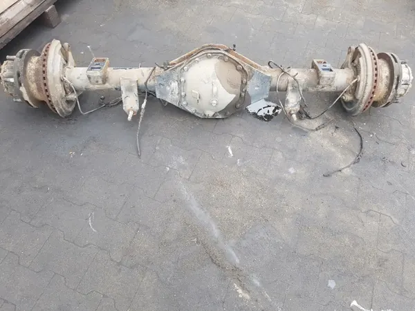 Viga suspensão traseira OEM 5802344875 Iveco Daily 6 image 2