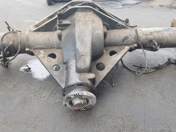 Viga suspensão traseira OEM 5802344875 Iveco Daily 6 image 5
