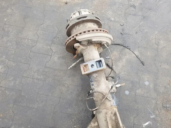 Viga suspensão traseira OEM 5802344875 Iveco Daily 6 image 6