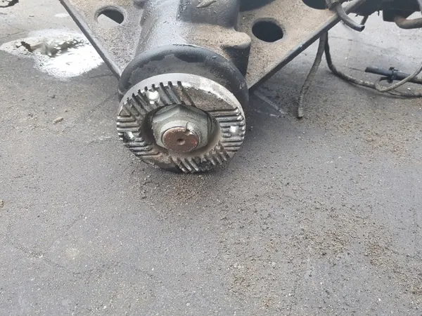 Viga suspensão traseira OEM 5802344875 Iveco Daily 6 image 8