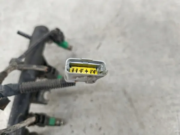 Riel de inyección OEM 01F023 9655833580 Citroen C3 image 6