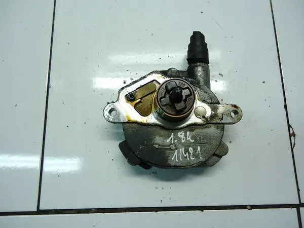 MERCEDES C W204 1.8 K Imupumppu A2712301565 image 2