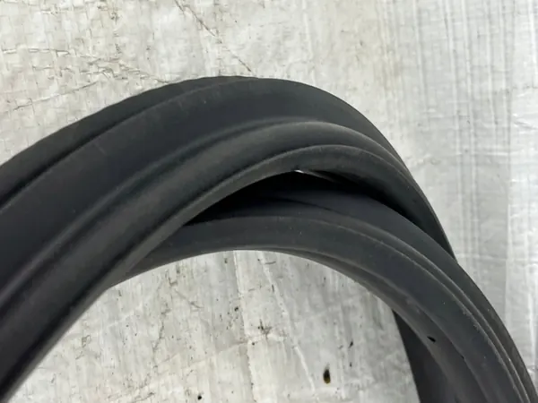 Joint de capot Porsche 911 991 OEM 99151161103 - Occasion image 6