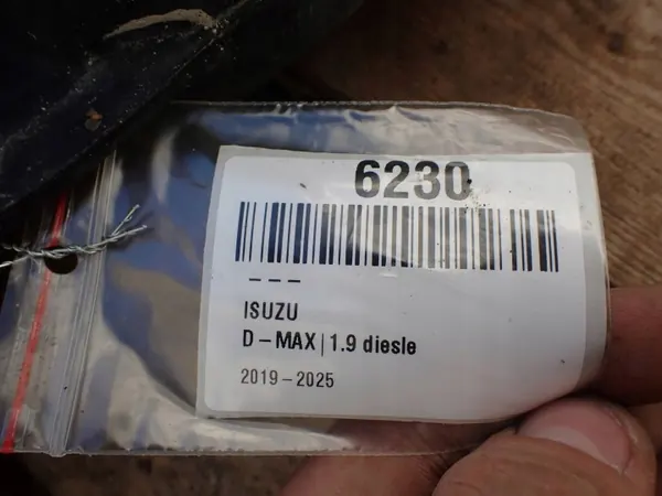 Réservoir AdBlue OEM 8983842690 pour Isuzu D-Max image 10