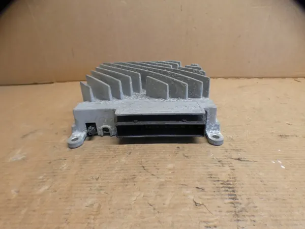 Amplificateur Son Mercedes Burmester OEM A1679006310 image 4