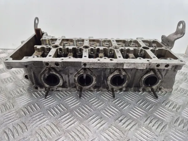 BMW Sylinterikansi OEM 7797678 N47D20C Moottorille image 4