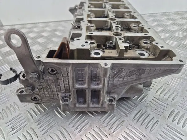 BMW Sylinterikansi OEM 7797678 N47D20C Moottorille image 6