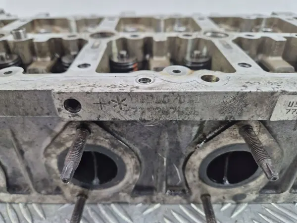 BMW Sylinterikansi OEM 7797678 N47D20C Moottorille image 7