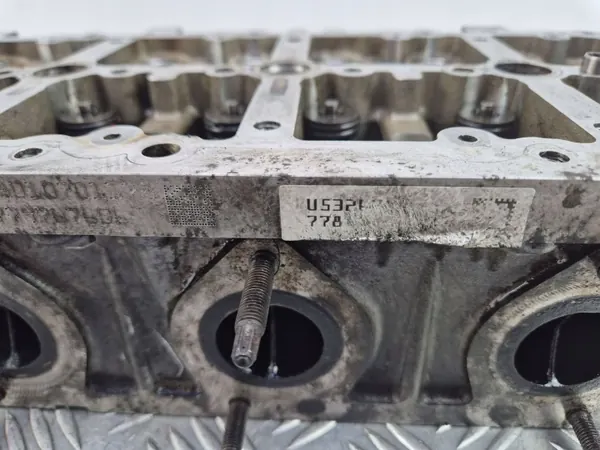 BMW Sylinterikansi OEM 7797678 N47D20C Moottorille image 8