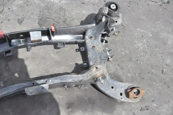 Maserati Ghibli Hinterfedern OEM 06701062910 image 4