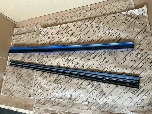 AUDI RS3 SEDAN 8V5 Right Side Trim LZ5M OEM 8V5853860 image 3