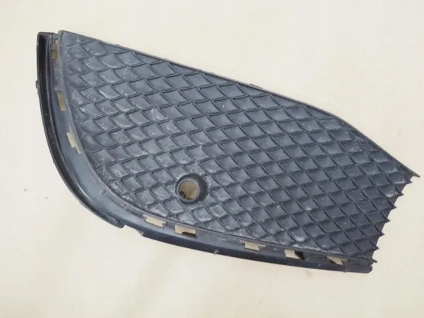 Etupuskurin Ritilä Vasen OEM KRATKA ZDERZAKA image 8