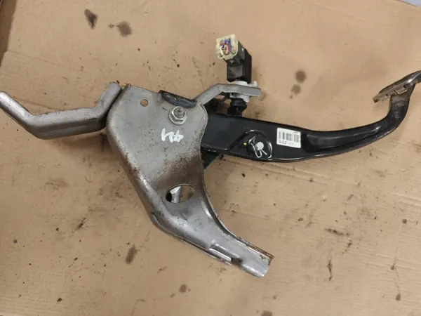 Bremspedal Hyundai i40 OEM 328003X110 - Gebraucht image 3