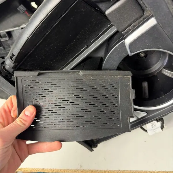 Mercedes GLE W167 Middenconsole Bekerhouder OEM JPFA1678209500 image 4