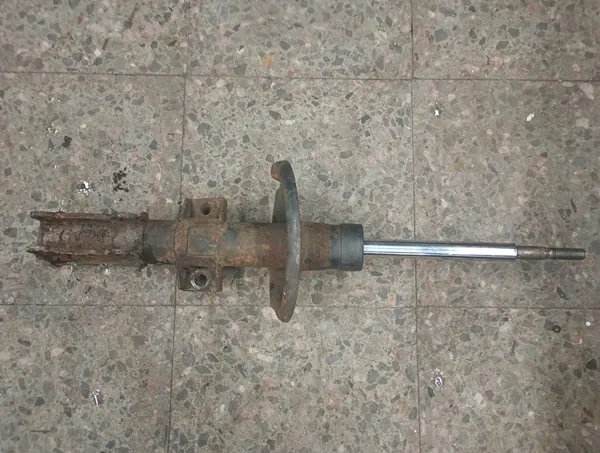 Fram höger stötdämpare Volvo S60 2003 utan fjäder OEM 8667248a image 4