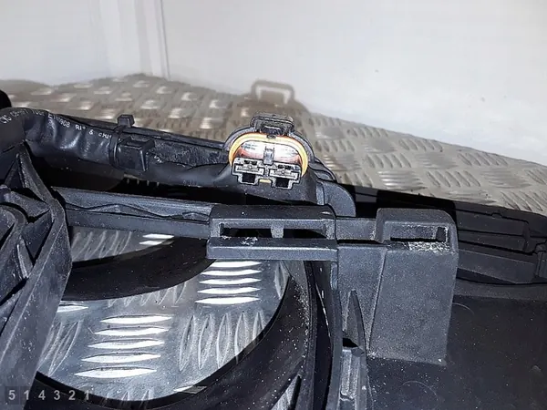 Kylarrubrik Ford Ecosport 2016 med kåpa image 3