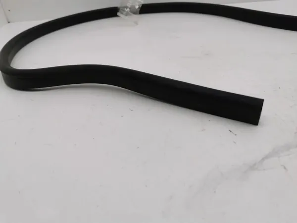 Skoda Octavia Mk4 2022 motorhuvestätsning OEM AMD128167 image 5