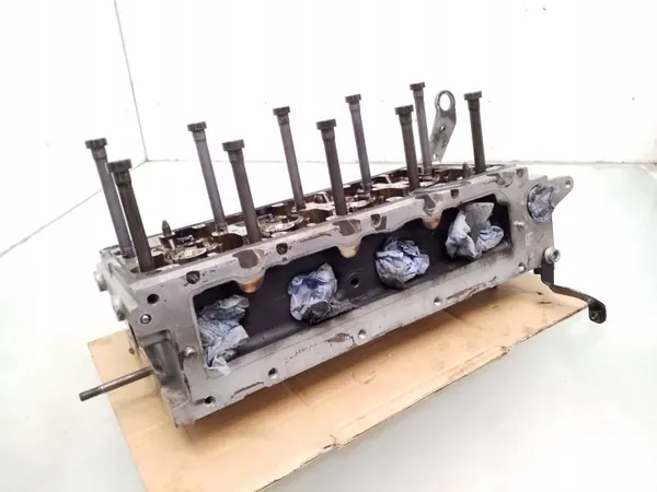 Skoda Octavia Mk3 Cilinderkop OEM 04L103064C image 3