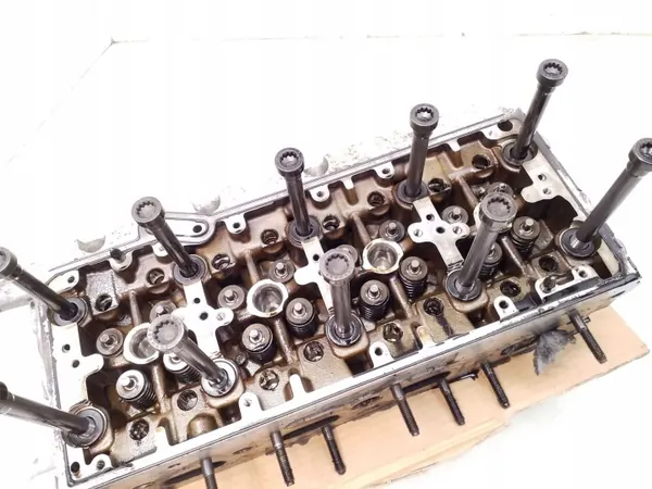 Skoda Octavia Mk3 Cilinderkop OEM 04L103064C image 5