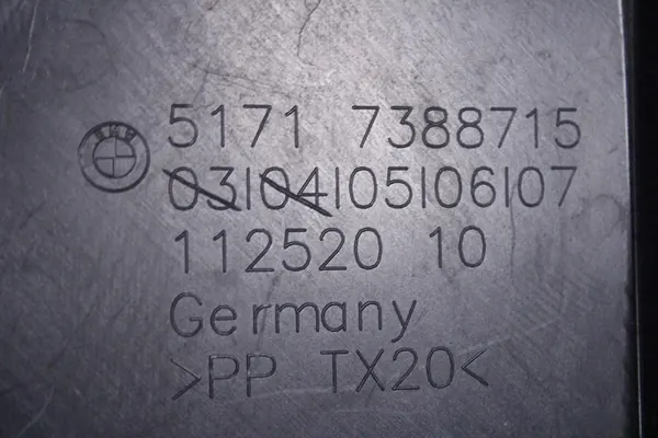 BMW 5 F90 G30 G31 Tampa de Para-brisa Esquerda OEM 7388715 image 3